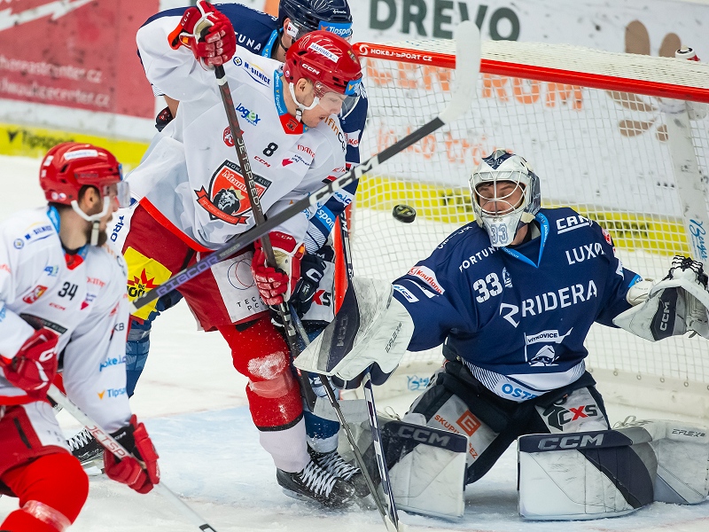 Jediný gól druhého předkola Hradec Králové – Vítkovice. Možná od Klímy, možná od Okuliara...